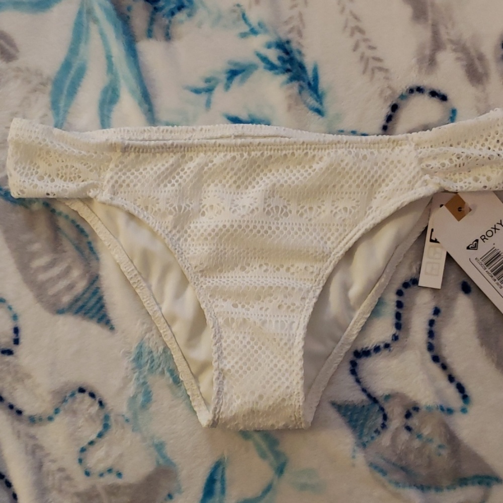 Roxy surf memory crochet swim bottom sz S